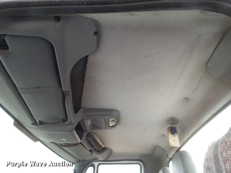 image for item L1746 2003 International DuraStar 4300 service truck with crane