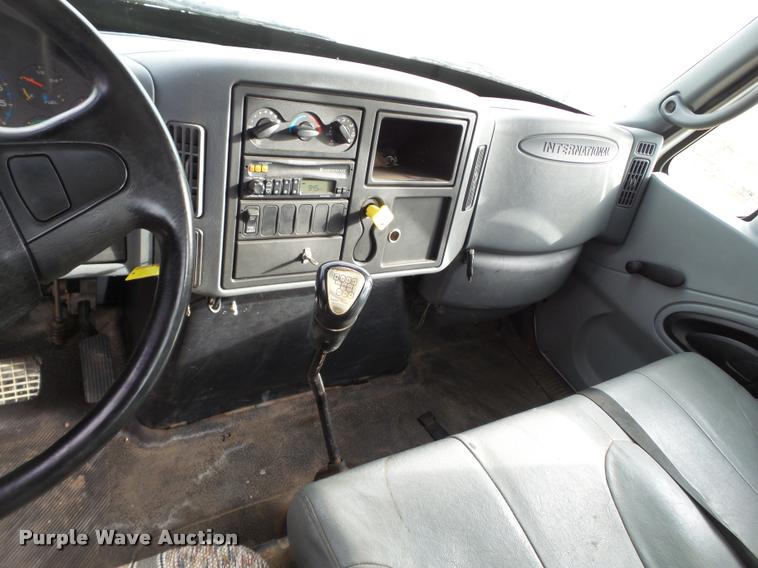 image for item L1746 2003 International DuraStar 4300 service truck with crane