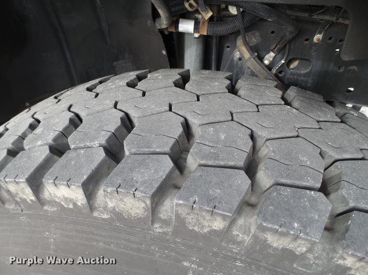 image for item L1747 2003 Chevrolet C7500 service truck