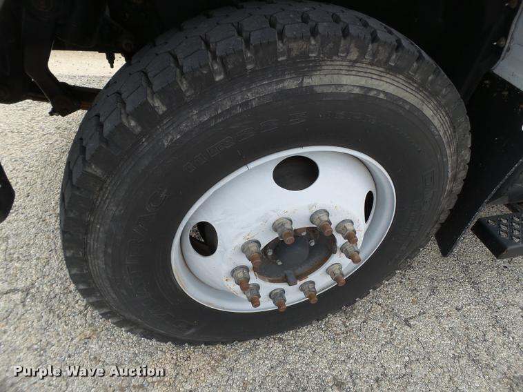 image for item L1747 2003 Chevrolet C7500 service truck