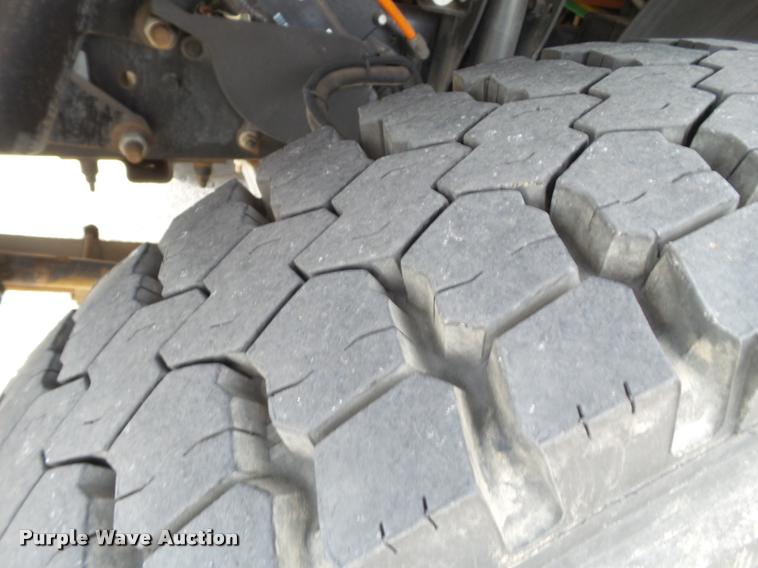 image for item L1747 2003 Chevrolet C7500 service truck