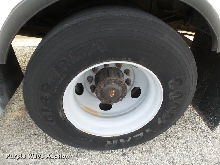 image for item L1747 2003 Chevrolet C7500 service truck