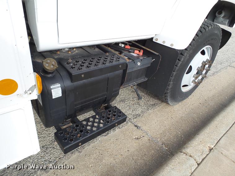 image for item L1747 2003 Chevrolet C7500 service truck