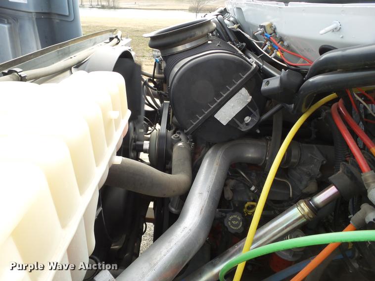 image for item L1747 2003 Chevrolet C7500 service truck