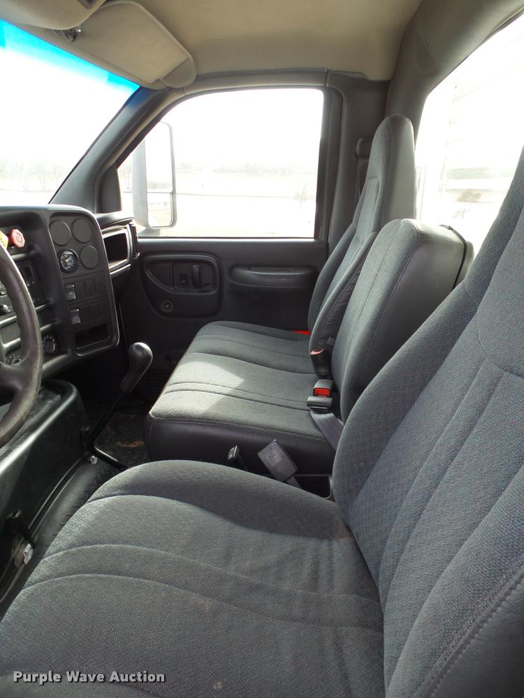 image for item L1747 2003 Chevrolet C7500 service truck