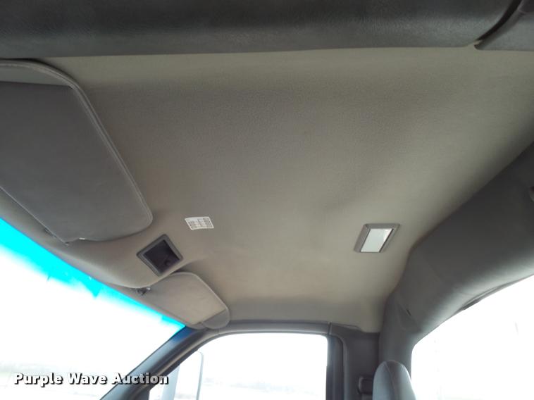 image for item L1747 2003 Chevrolet C7500 service truck