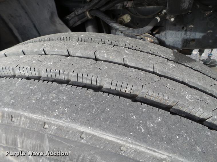 image for item L1748 2005 Chevrolet C7500 service truck