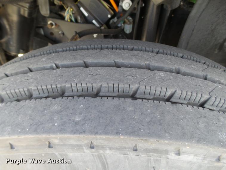 image for item L1748 2005 Chevrolet C7500 service truck