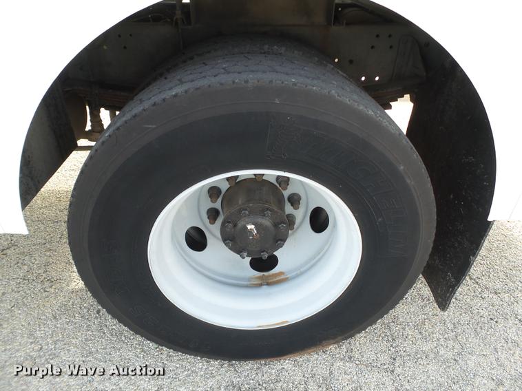 image for item L1748 2005 Chevrolet C7500 service truck