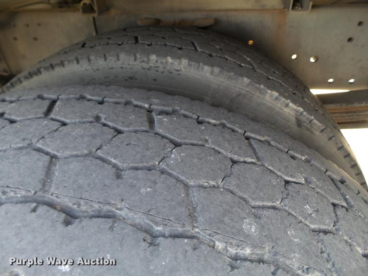 image for item L1748 2005 Chevrolet C7500 service truck