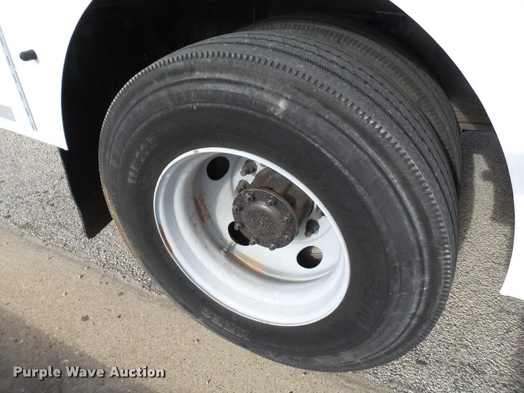 image for item L1748 2005 Chevrolet C7500 service truck