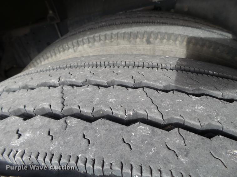 image for item L1748 2005 Chevrolet C7500 service truck