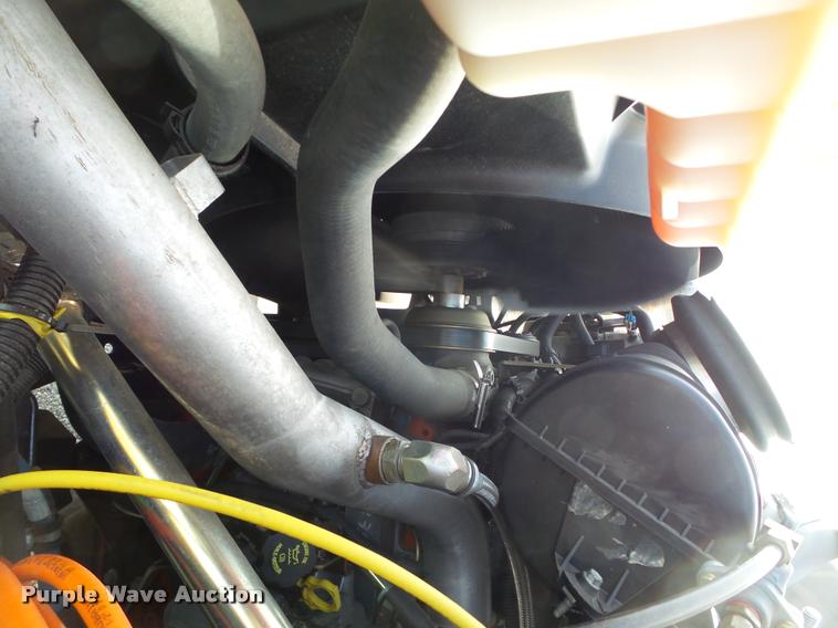 image for item L1748 2005 Chevrolet C7500 service truck