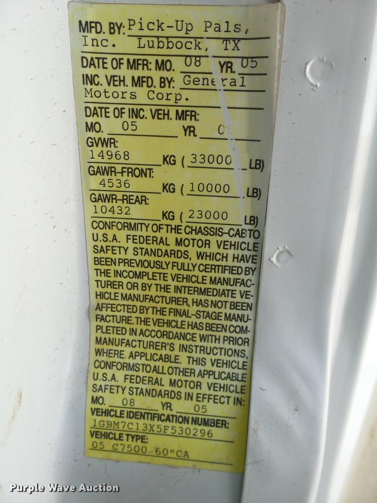 image for item L1748 2005 Chevrolet C7500 service truck