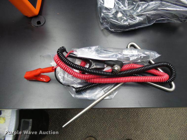 image for item L3475 2015 Ditch Witch UtiliGuard UTG-A0V T12 locating system