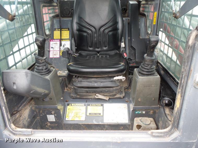 image for item L3552 2004 Takeuchi TL150 skid steer
