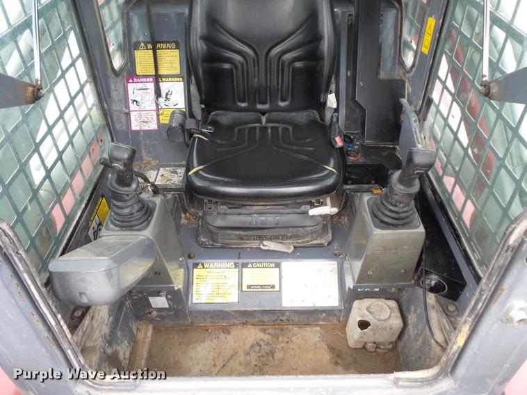 image for item L3552 2004 Takeuchi TL150 skid steer