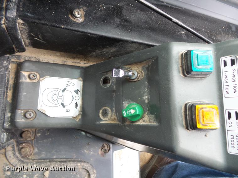 image for item L3552 2004 Takeuchi TL150 skid steer