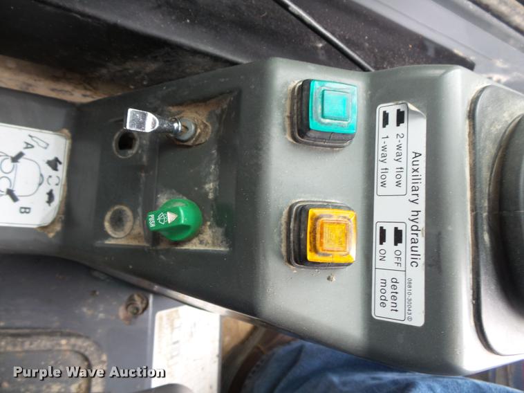 image for item L3552 2004 Takeuchi TL150 skid steer