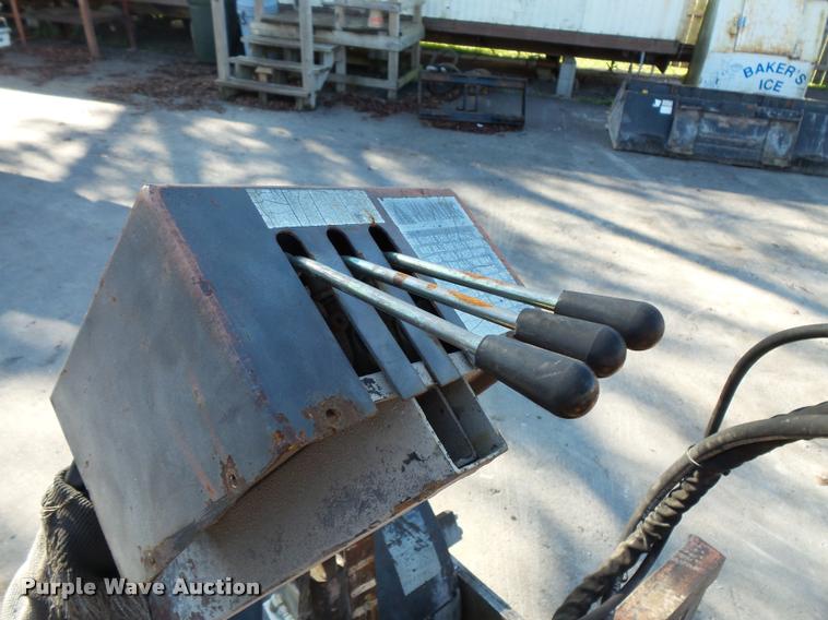 image for item L3584 2005 Cone Qtec AP600HD skid steer cold planer