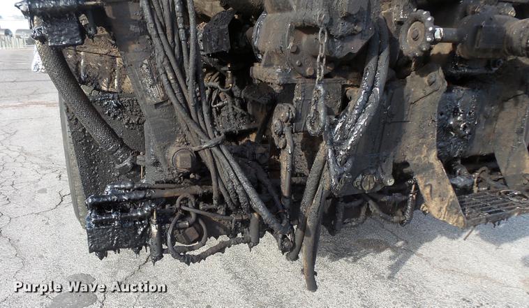 image for item L3587 1997 Ford LT8513 Louisville 113 oil distributor truck