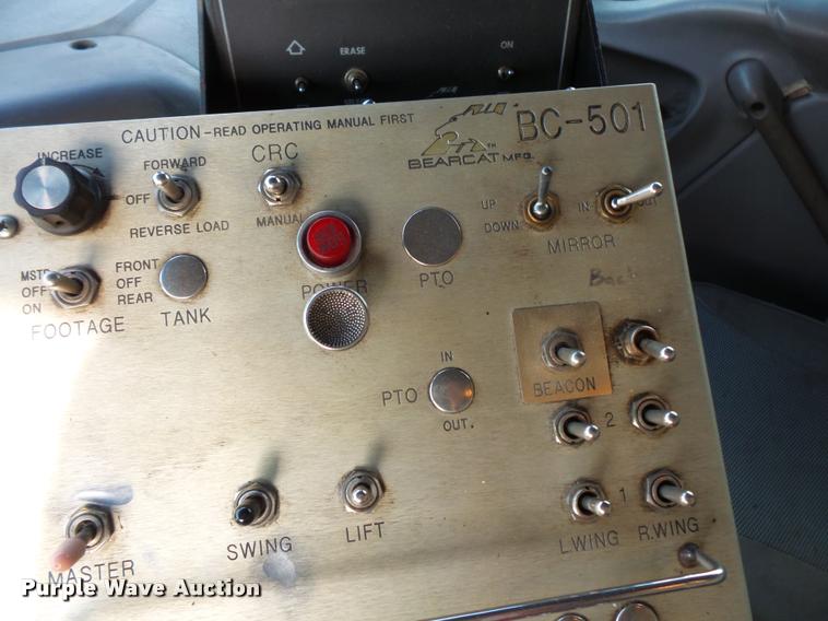 image for item L3587 1997 Ford LT8513 Louisville 113 oil distributor truck