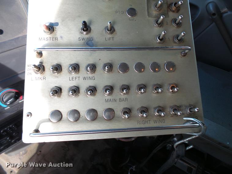 image for item L3587 1997 Ford LT8513 Louisville 113 oil distributor truck