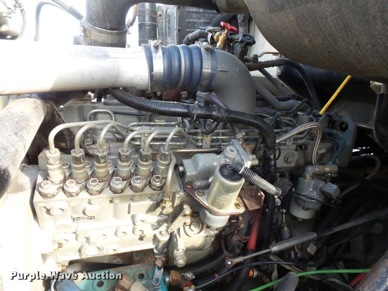 image for item L3587 1997 Ford LT8513 Louisville 113 oil distributor truck