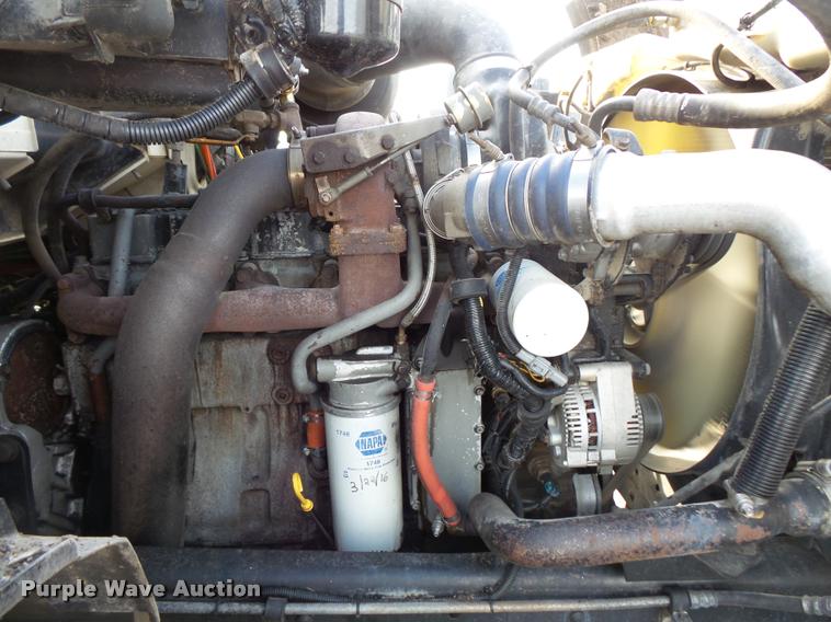 image for item L3587 1997 Ford LT8513 Louisville 113 oil distributor truck