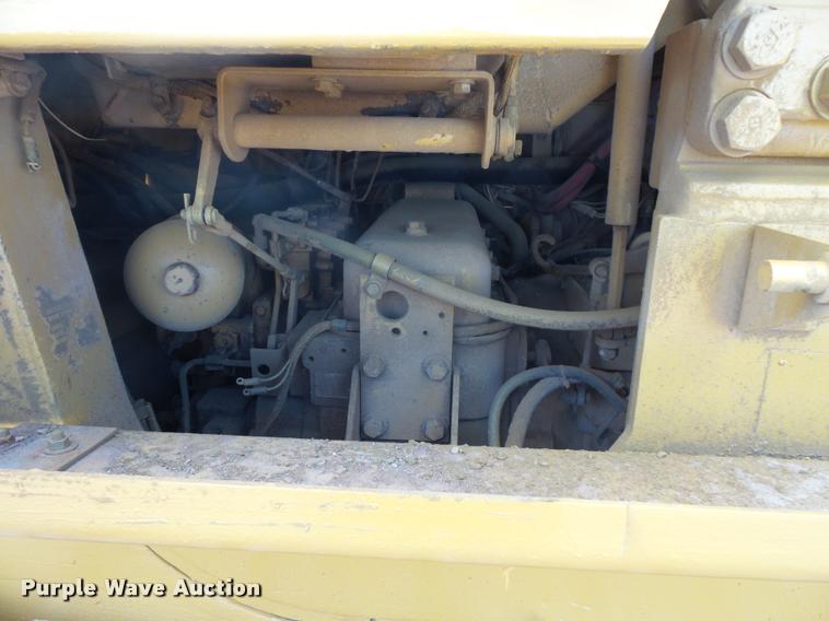 image for item L3588 1989 Caterpillar 963 track loader