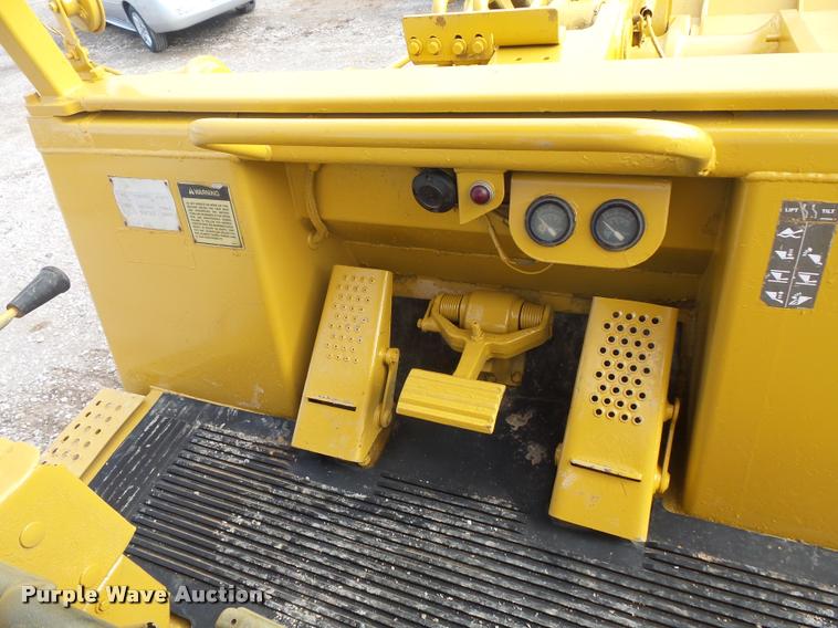 image for item L3588 1989 Caterpillar 963 track loader