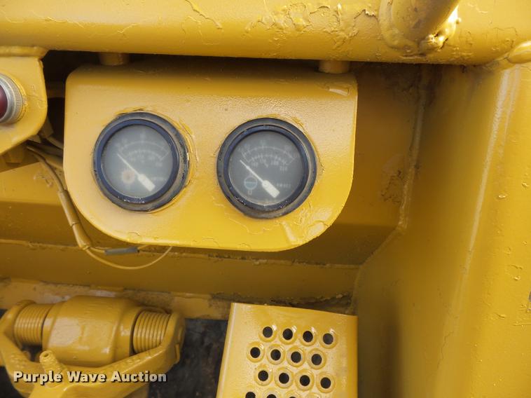 image for item L3588 1989 Caterpillar 963 track loader