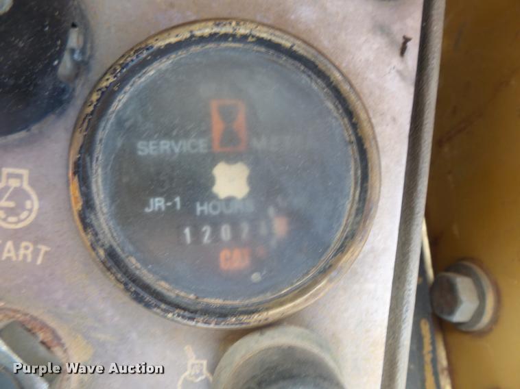 image for item L3588 1989 Caterpillar 963 track loader