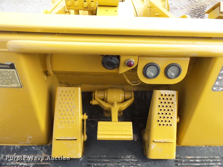 image for item L3588 1989 Caterpillar 963 track loader