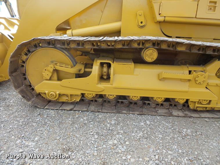 image for item L3589 1984 Caterpillar 953 track loader