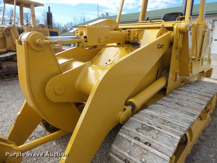 image for item L3589 1984 Caterpillar 953 track loader