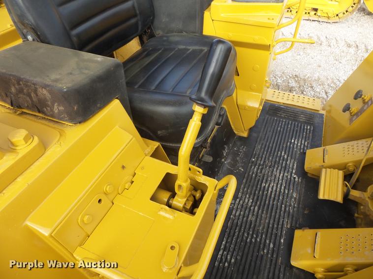 image for item L3589 1984 Caterpillar 953 track loader