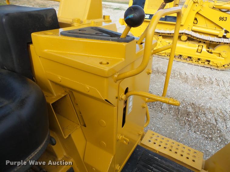 image for item L3589 1984 Caterpillar 953 track loader