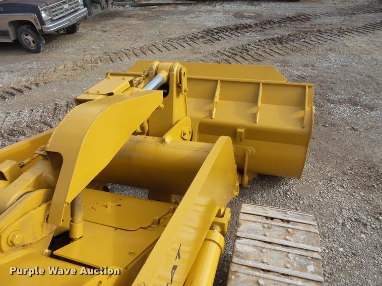image for item L3589 1984 Caterpillar 953 track loader