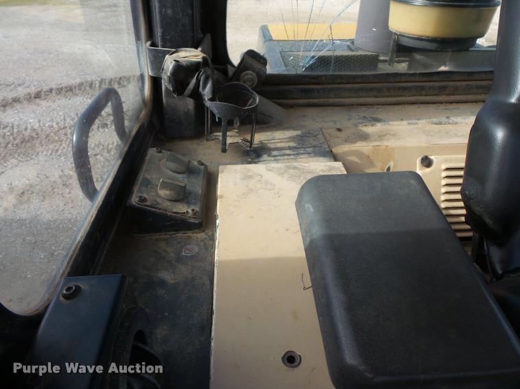 image for item L3591 1996 Caterpillar 953C track loader