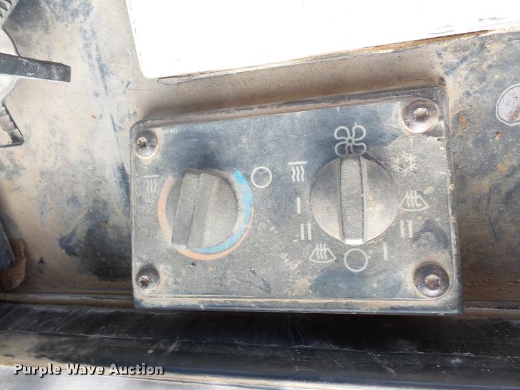 image for item L3591 1996 Caterpillar 953C track loader