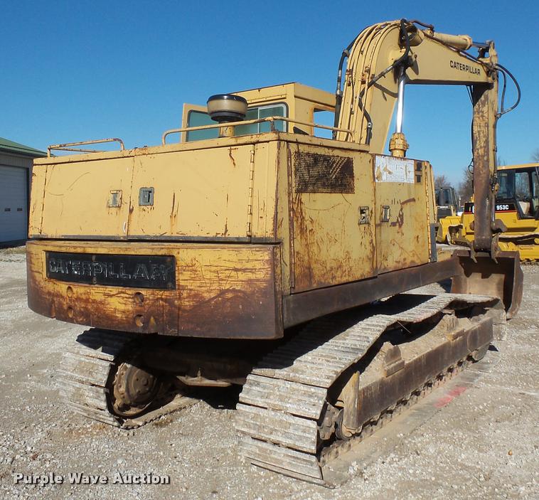 image for item L3592 Caterpillar 215B excavator