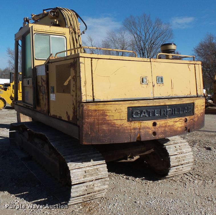 image for item L3592 Caterpillar 215B excavator