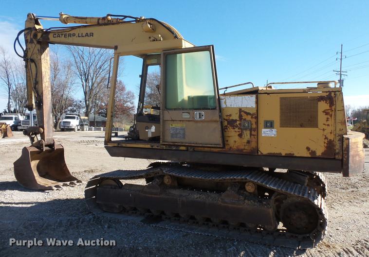 image for item L3592 Caterpillar 215B excavator