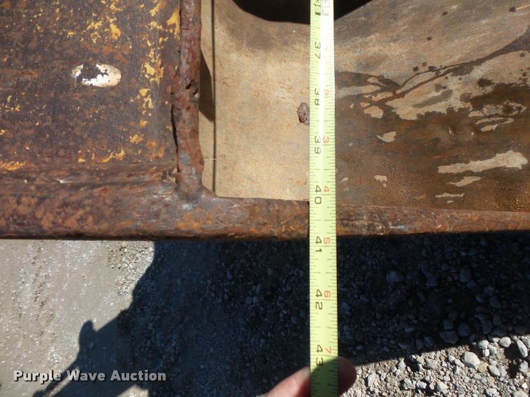 image for item L3592 Caterpillar 215B excavator