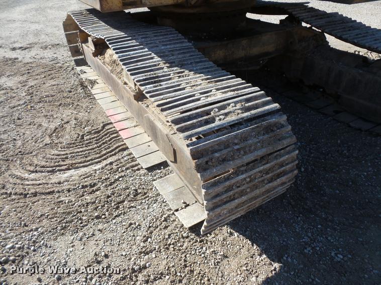 image for item L3592 Caterpillar 215B excavator