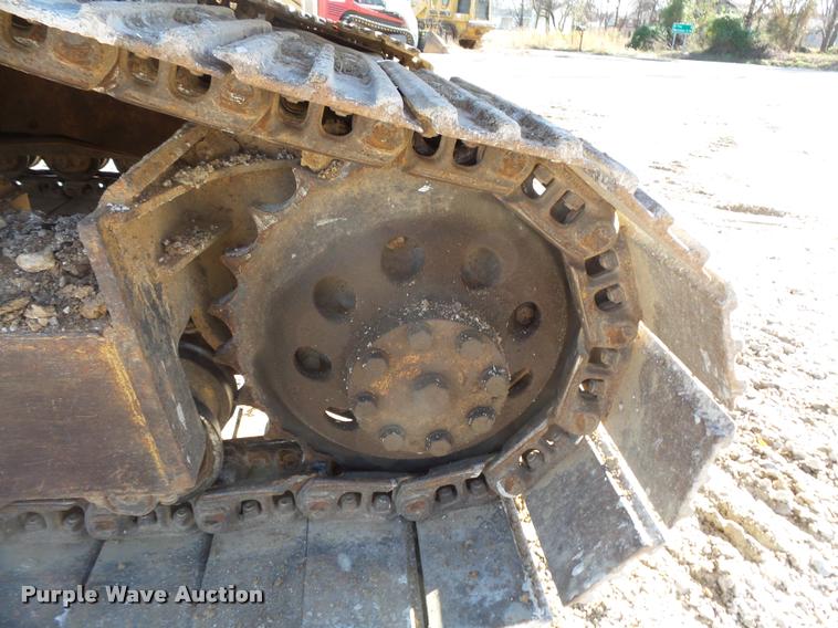 image for item L3592 Caterpillar 215B excavator