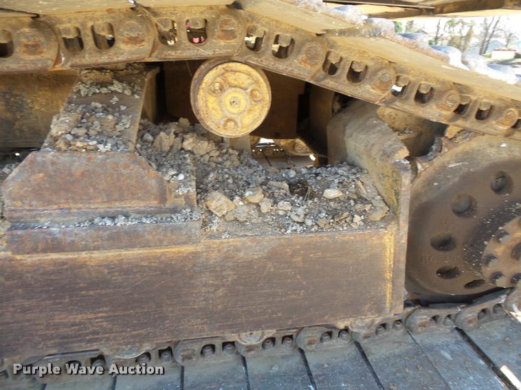 image for item L3592 Caterpillar 215B excavator