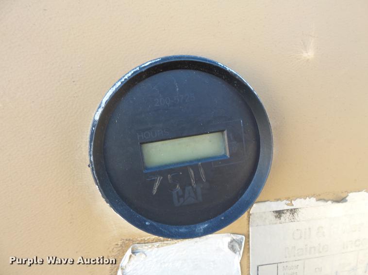 image for item L3592 Caterpillar 215B excavator