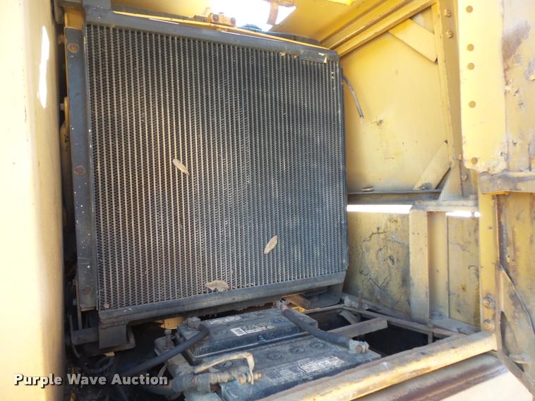 image for item L3592 Caterpillar 215B excavator